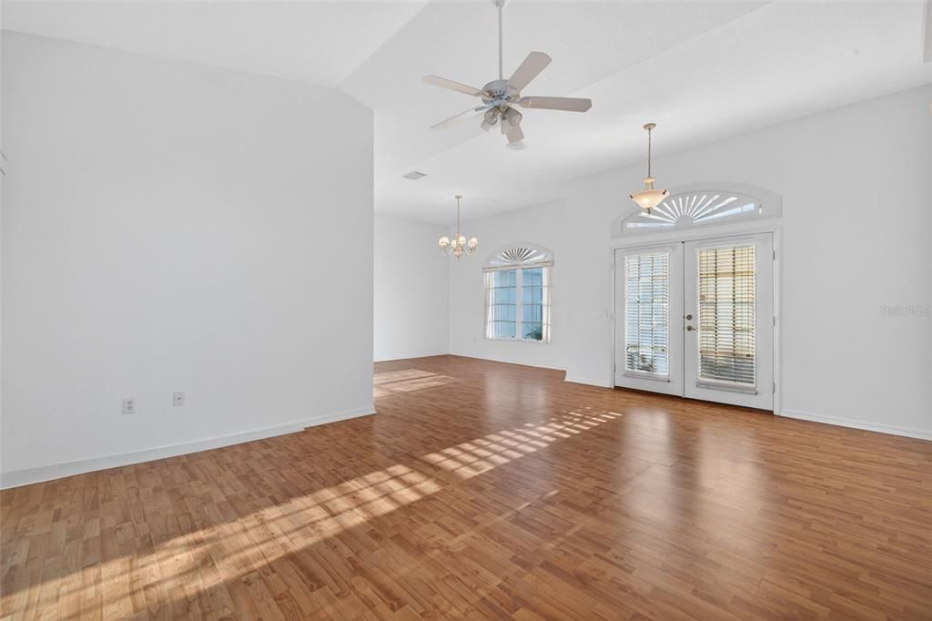 For Sale: $445,000 (4 beds, 3 baths, 2531 Square Feet)