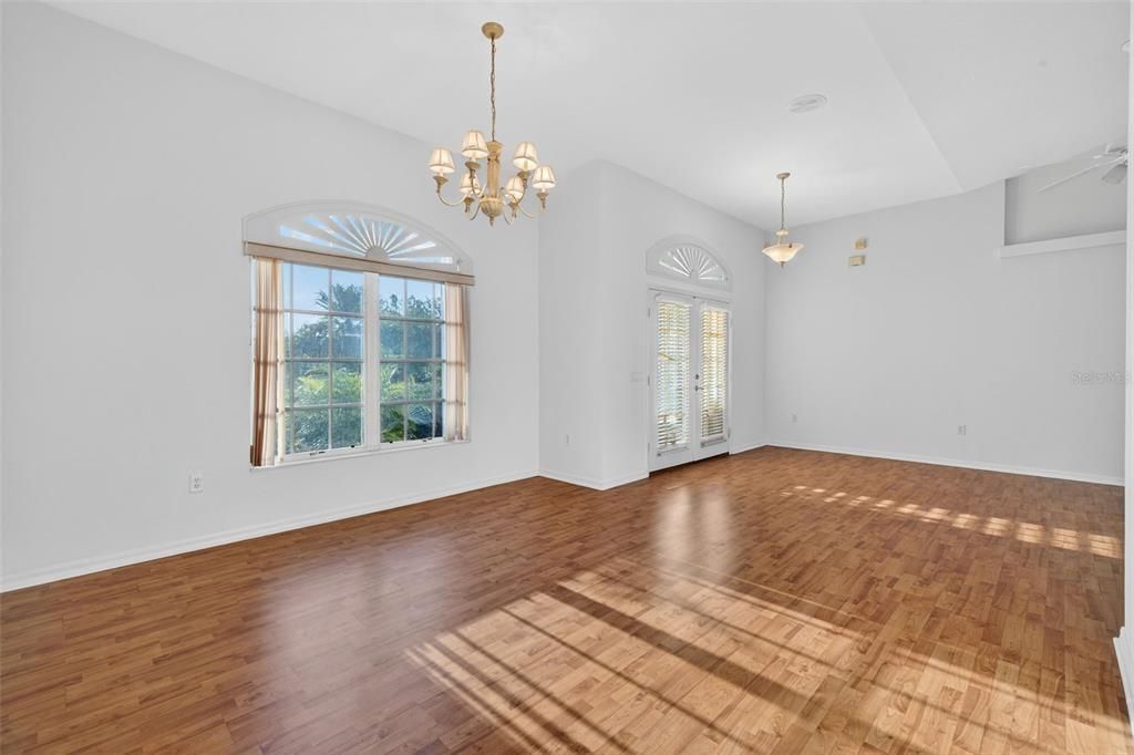 For Sale: $445,000 (4 beds, 3 baths, 2531 Square Feet)