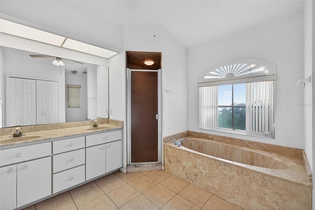 For Sale: $445,000 (4 beds, 3 baths, 2531 Square Feet)