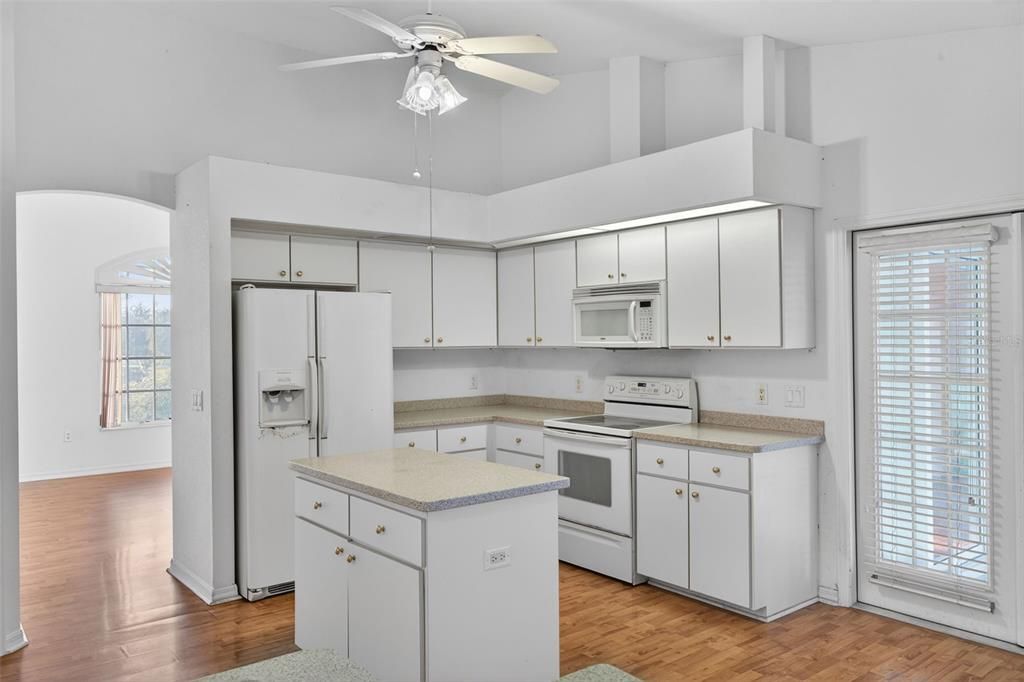 For Sale: $445,000 (4 beds, 3 baths, 2531 Square Feet)