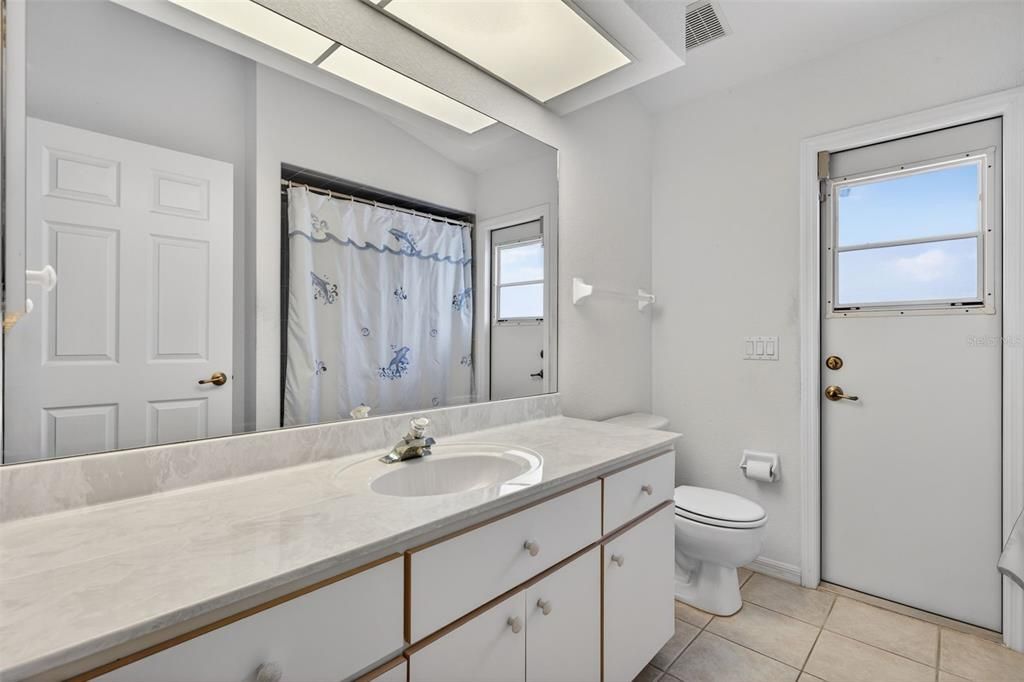 For Sale: $445,000 (4 beds, 3 baths, 2531 Square Feet)