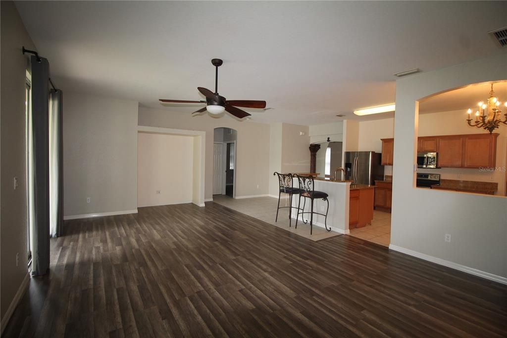 En Venta: $375,000 (3 camas, 2 baños, 2040 Pies cuadrados)