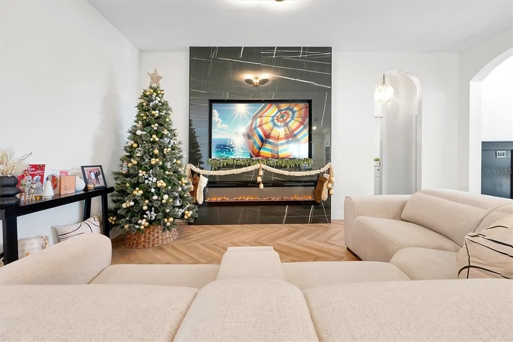 For Sale: $699,000 (3 beds, 2 baths, 1673 Square Feet)