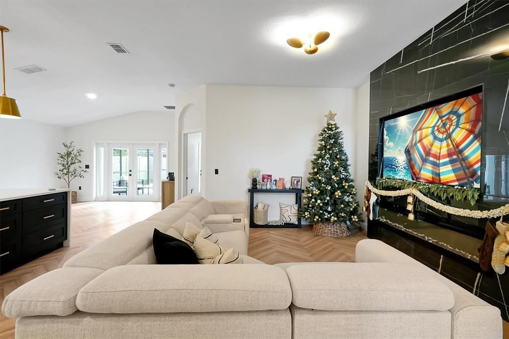 For Sale: $699,000 (3 beds, 2 baths, 1673 Square Feet)