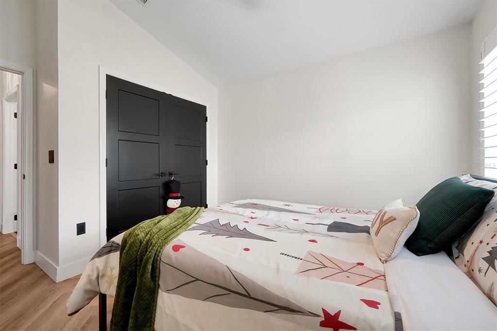 For Sale: $699,000 (3 beds, 2 baths, 1673 Square Feet)