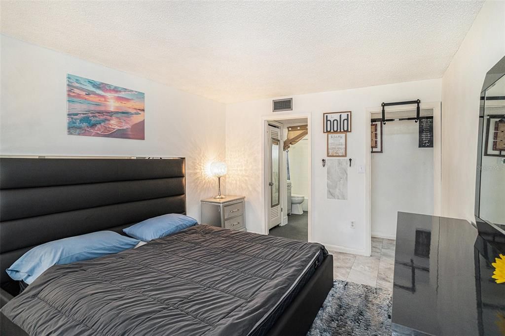 На продажу: $49,000 (1 спален, 1 ванн, 732 Квадратных фут)