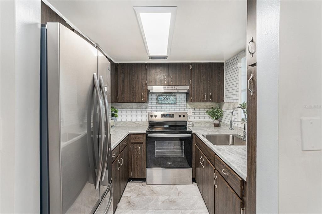 На продажу: $49,000 (1 спален, 1 ванн, 732 Квадратных фут)