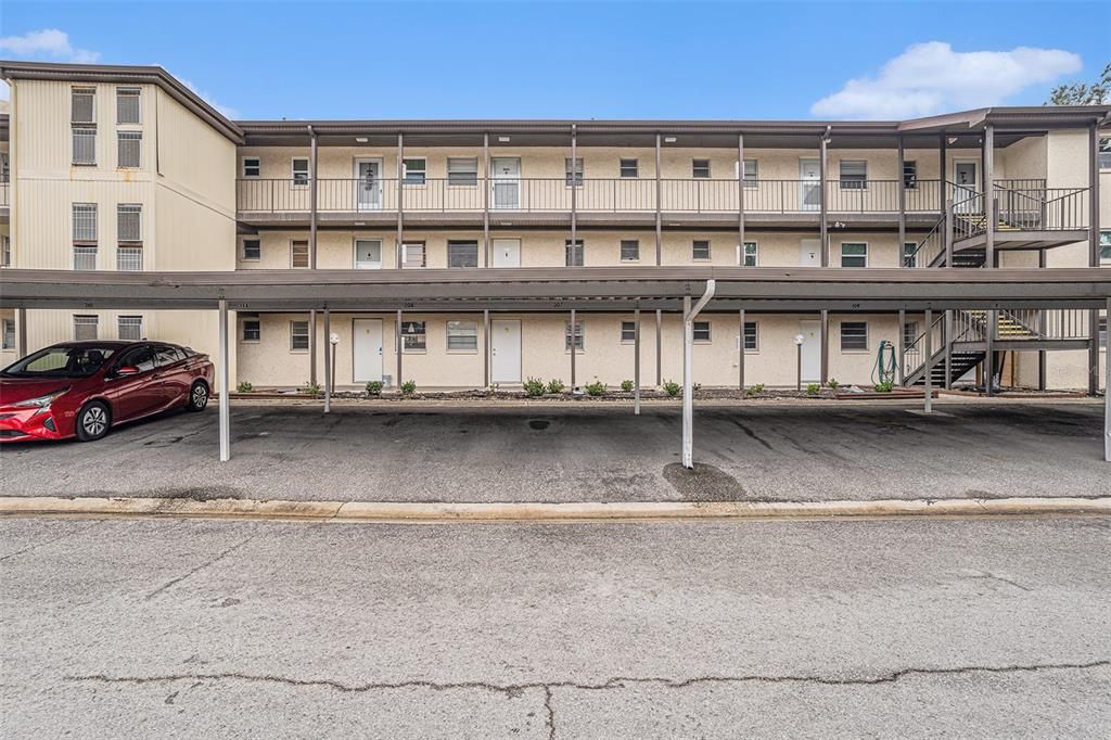 На продажу: $49,000 (1 спален, 1 ванн, 732 Квадратных фут)