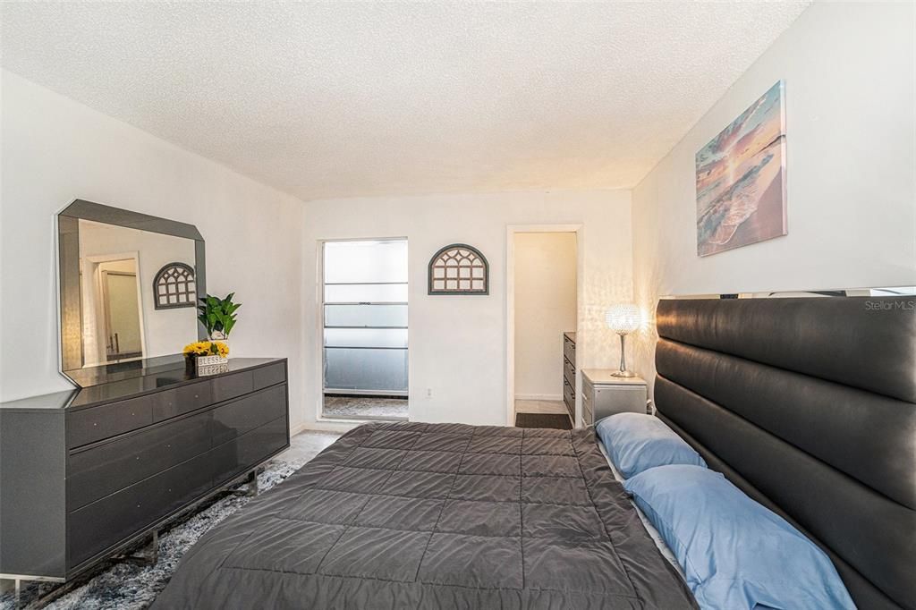 На продажу: $49,000 (1 спален, 1 ванн, 732 Квадратных фут)