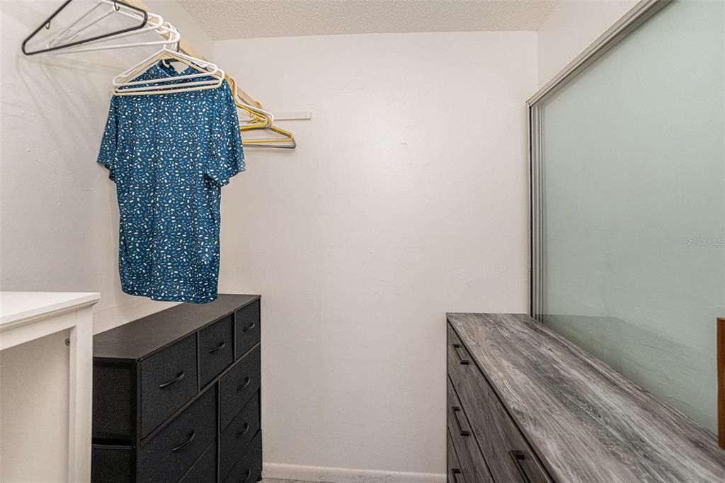 На продажу: $49,000 (1 спален, 1 ванн, 732 Квадратных фут)