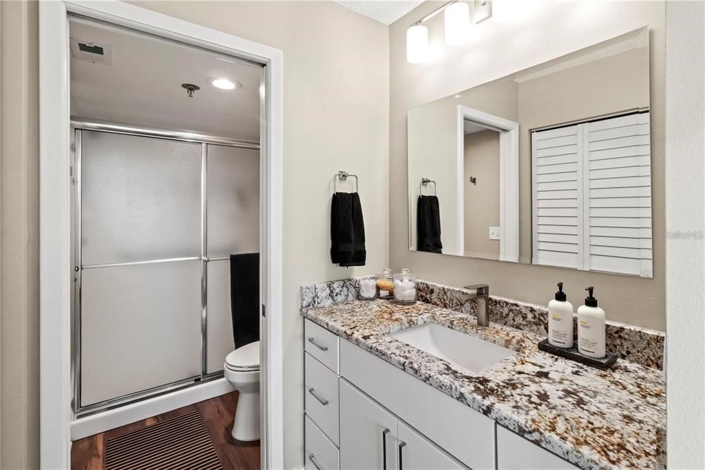 На продажу: $335,000 (2 спален, 2 ванн, 1256 Квадратных фут)