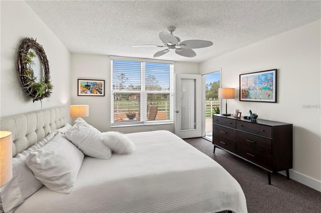 На продажу: $335,000 (2 спален, 2 ванн, 1256 Квадратных фут)