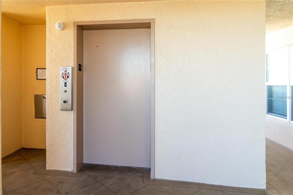 На продажу: $335,000 (2 спален, 2 ванн, 1256 Квадратных фут)