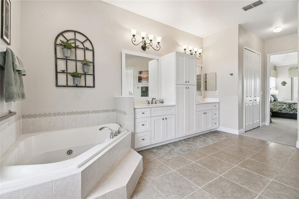 待售: $569,000 (3 贝兹, 2 浴室, 2964 平方英尺)