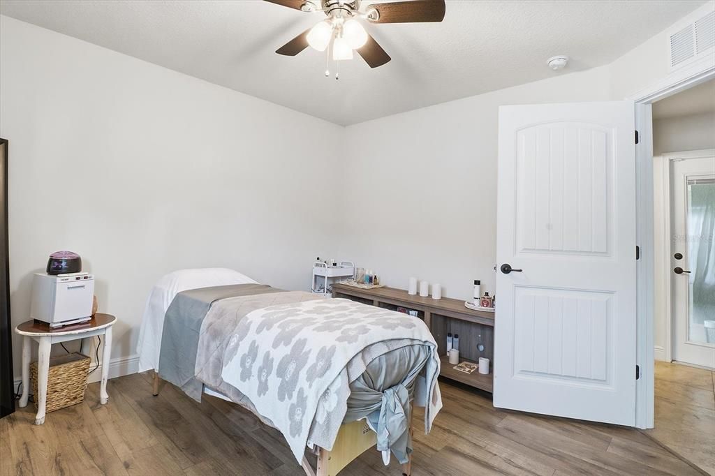 For Sale: $425,000 (4 beds, 3 baths, 2033 Square Feet)