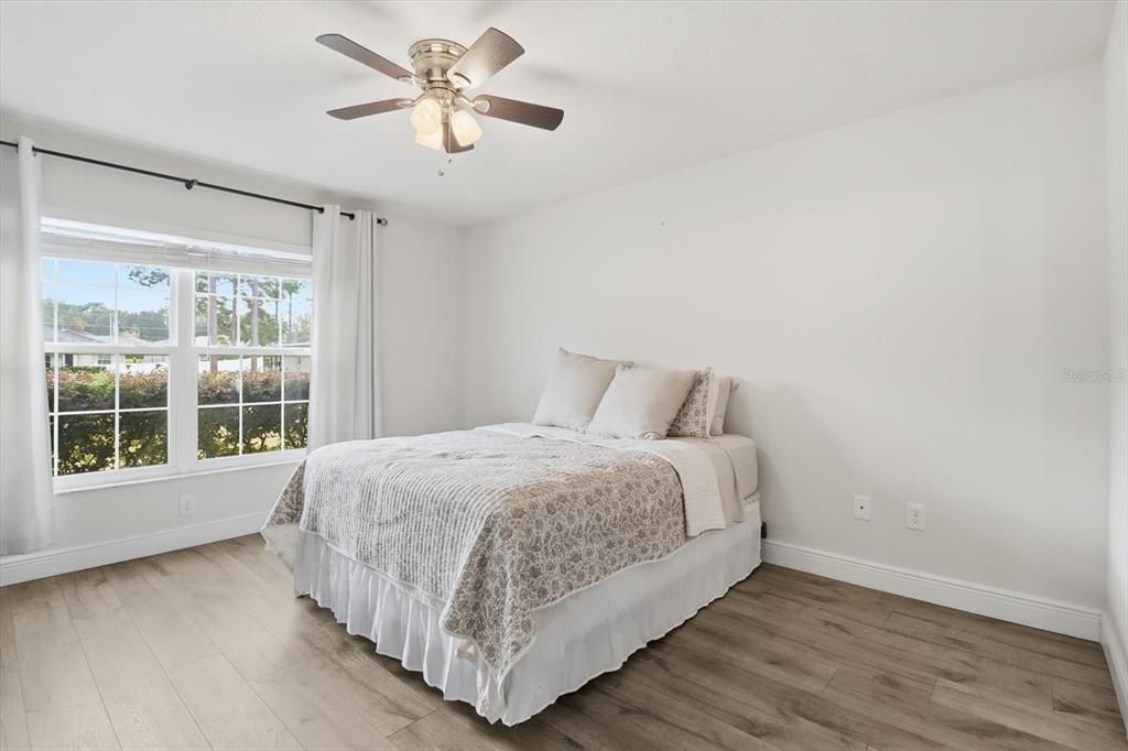 For Sale: $425,000 (4 beds, 3 baths, 2033 Square Feet)