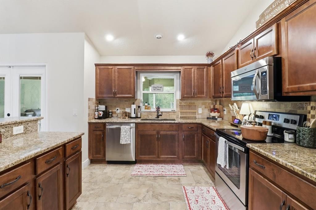 For Sale: $425,000 (4 beds, 3 baths, 2033 Square Feet)