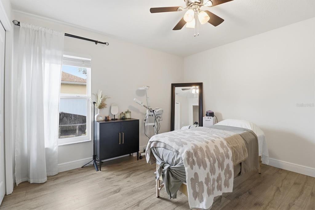 For Sale: $425,000 (4 beds, 3 baths, 2033 Square Feet)