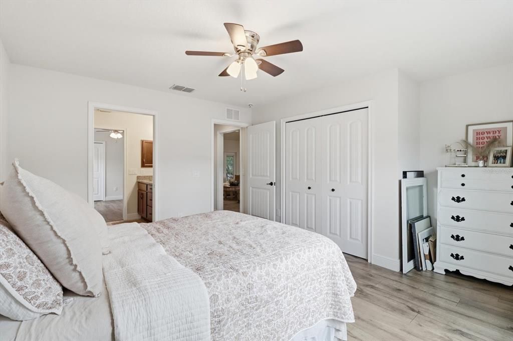 For Sale: $425,000 (4 beds, 3 baths, 2033 Square Feet)