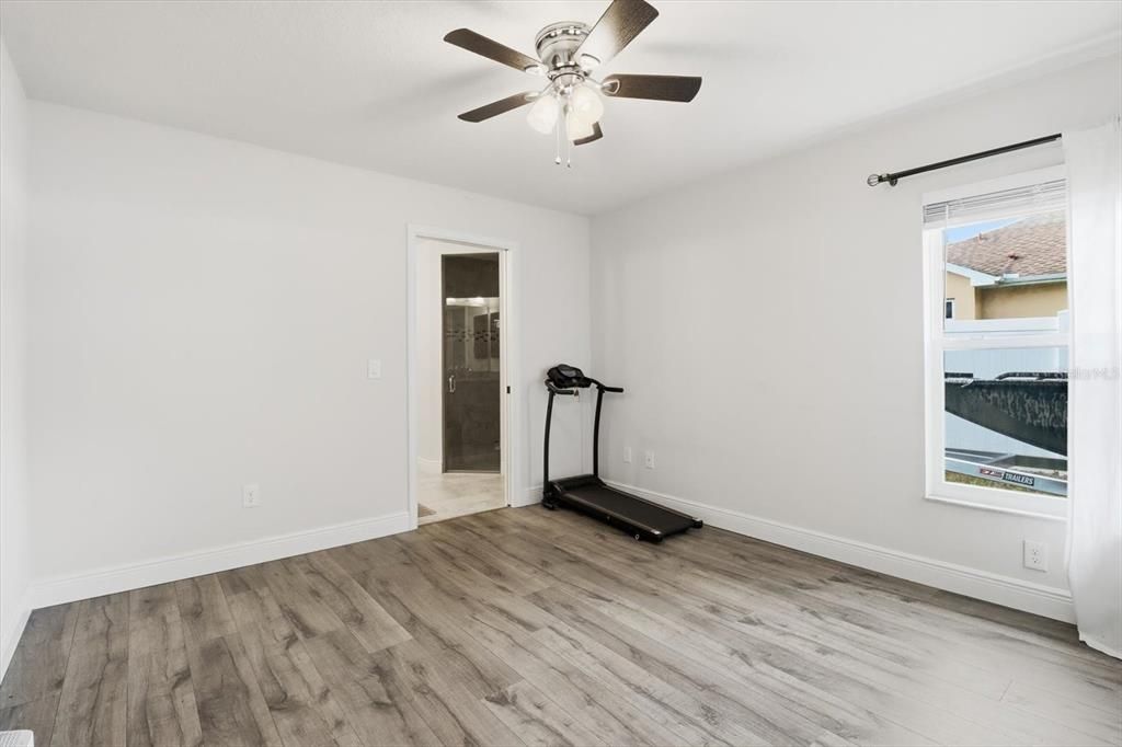 For Sale: $425,000 (4 beds, 3 baths, 2033 Square Feet)