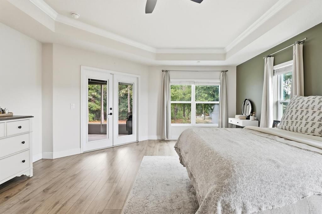 For Sale: $425,000 (4 beds, 3 baths, 2033 Square Feet)