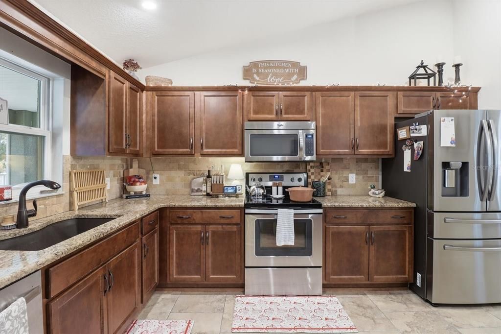 For Sale: $425,000 (4 beds, 3 baths, 2033 Square Feet)