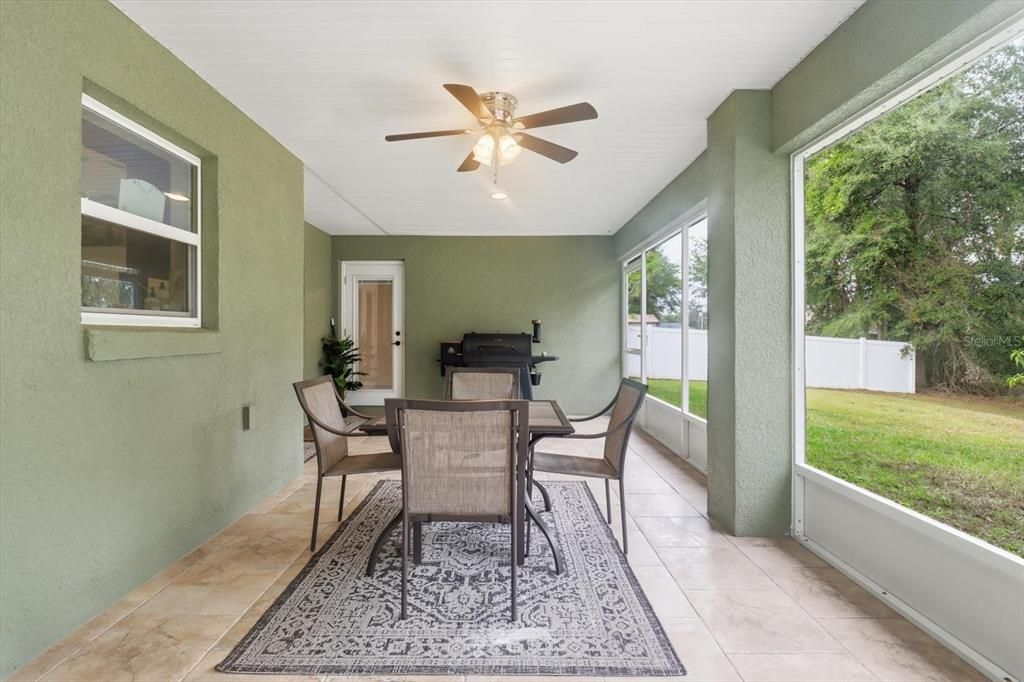 For Sale: $425,000 (4 beds, 3 baths, 2033 Square Feet)