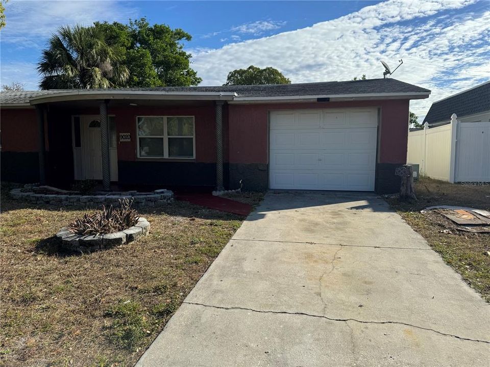 En Renta: $1,400 (3 camas, 2 baños, 999 Pies cuadrados)