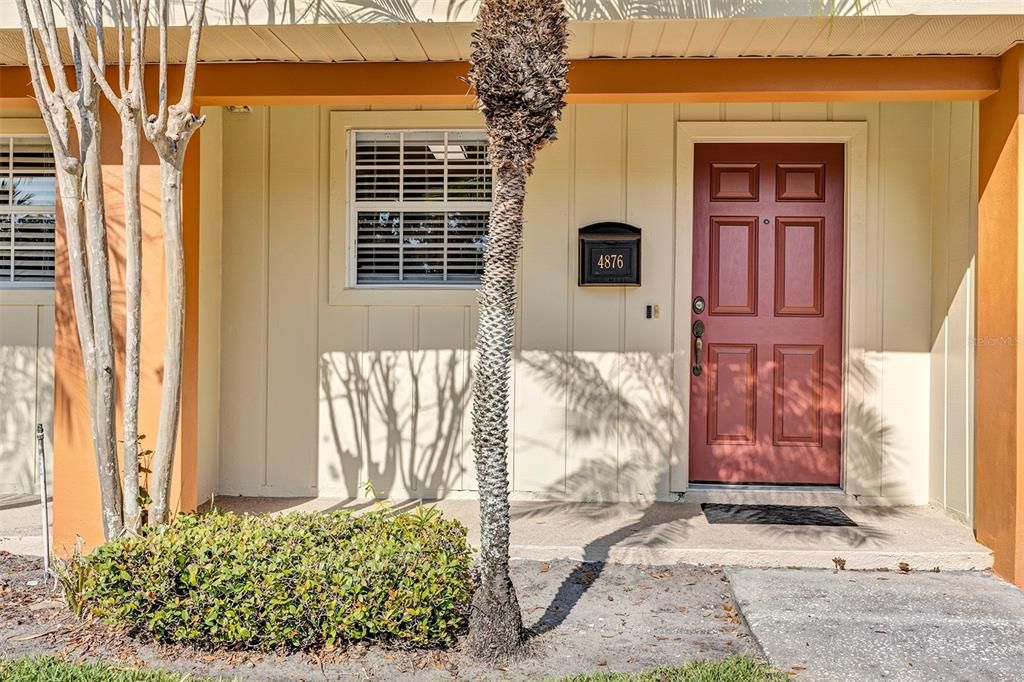 For Sale: $160,000 (1 beds, 1 baths, 763 Square Feet)