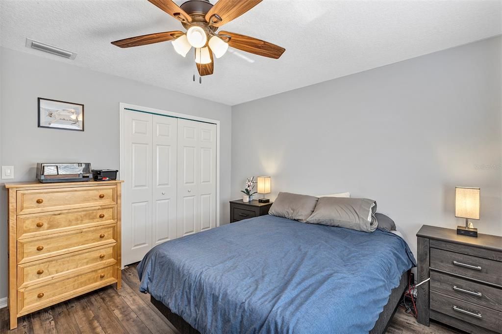 For Sale: $160,000 (1 beds, 1 baths, 763 Square Feet)