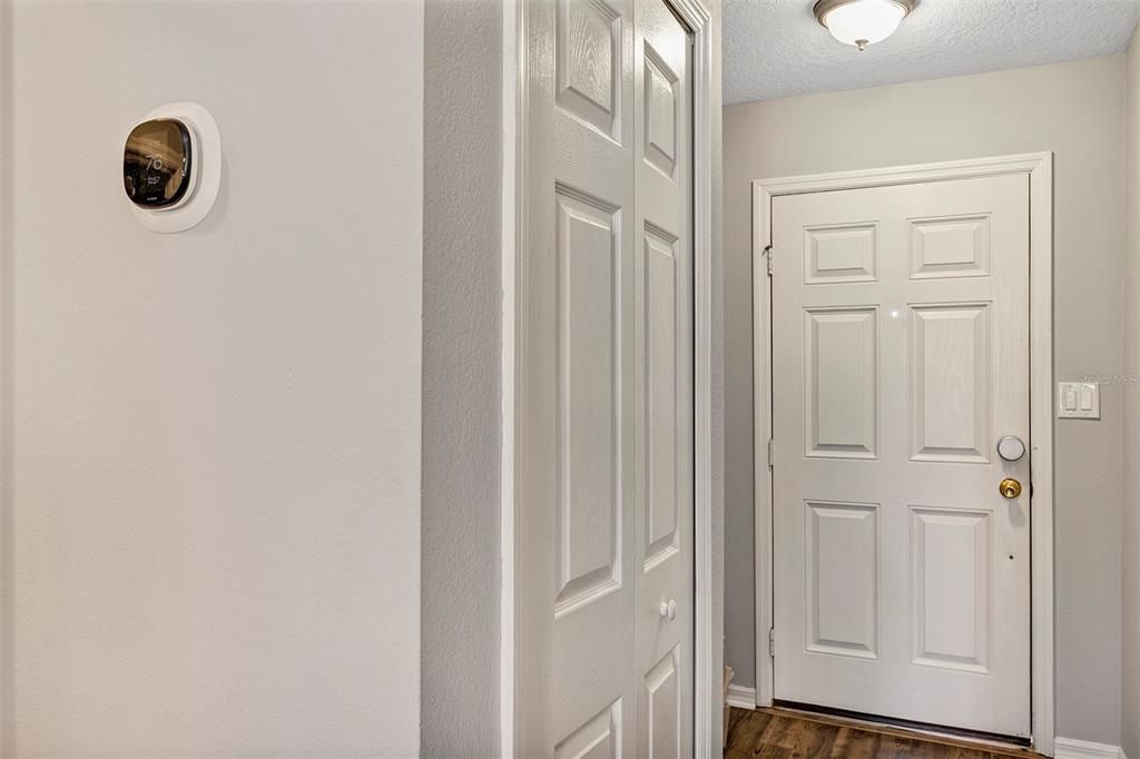 For Sale: $160,000 (1 beds, 1 baths, 763 Square Feet)