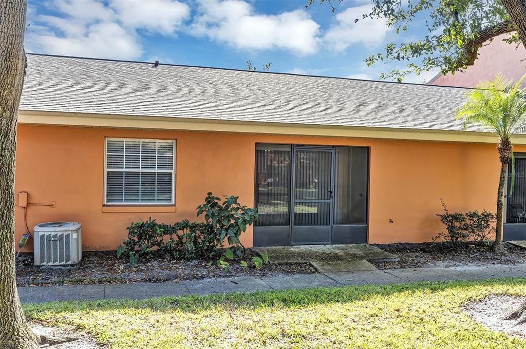 For Sale: $160,000 (1 beds, 1 baths, 763 Square Feet)