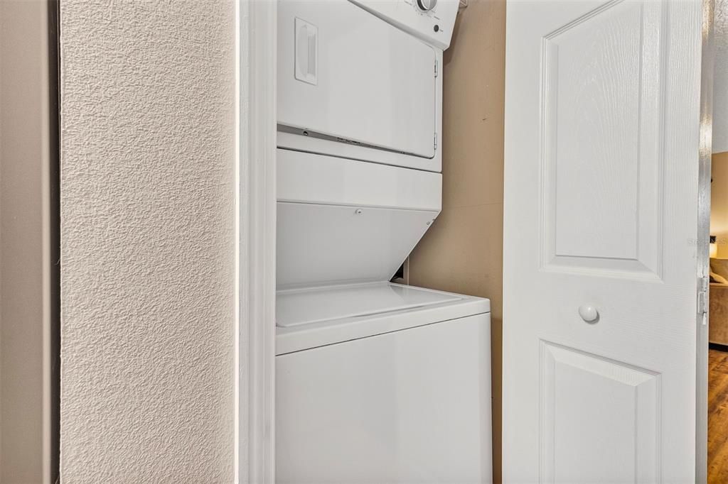 For Sale: $160,000 (1 beds, 1 baths, 763 Square Feet)