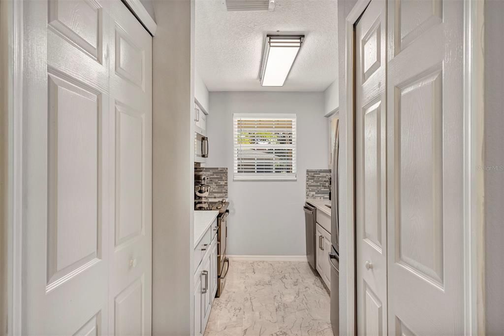 For Sale: $160,000 (1 beds, 1 baths, 763 Square Feet)