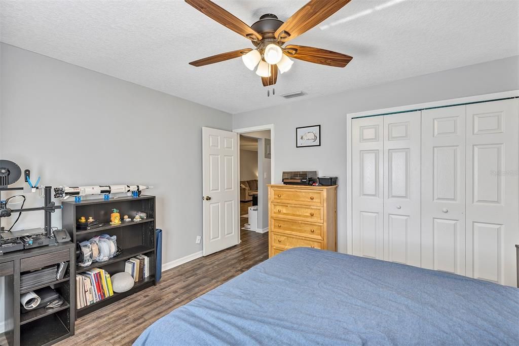 For Sale: $160,000 (1 beds, 1 baths, 763 Square Feet)