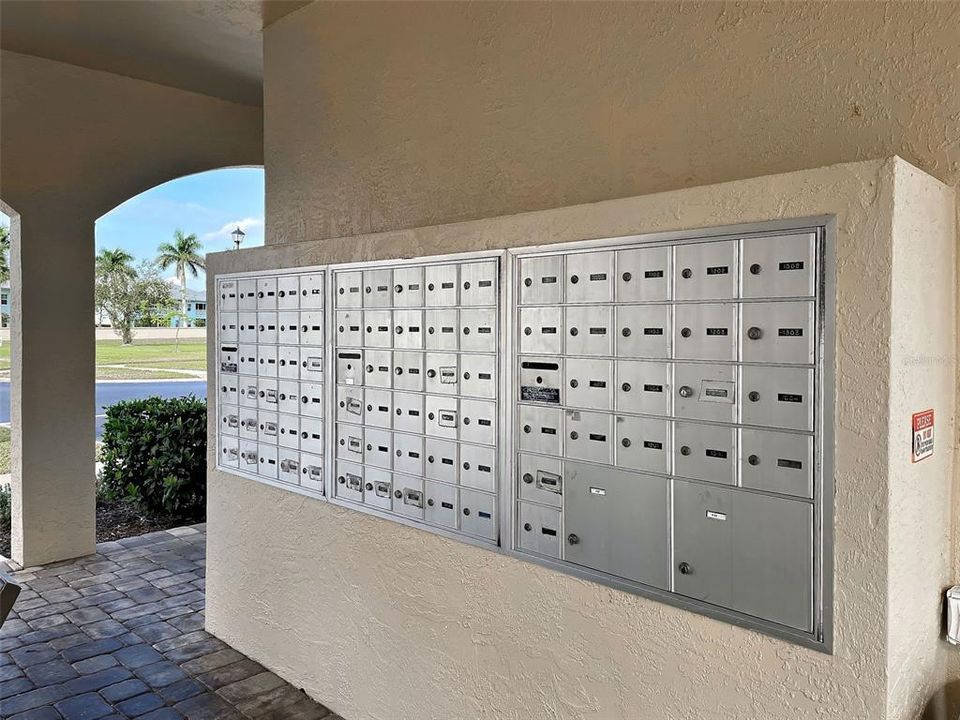 待售: $219,000 (2 贝兹, 2 浴室, 1168 平方英尺)