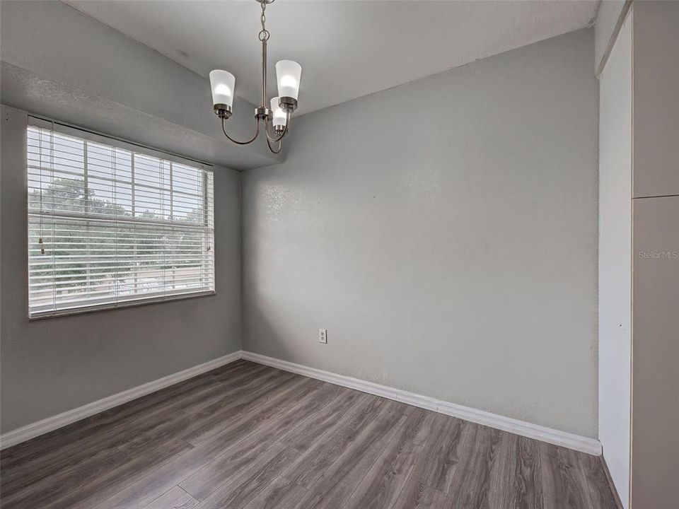 待售: $219,000 (2 贝兹, 2 浴室, 1168 平方英尺)