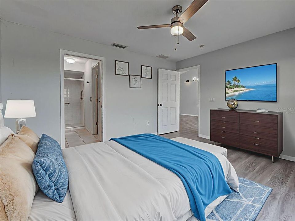 待售: $219,000 (2 贝兹, 2 浴室, 1168 平方英尺)