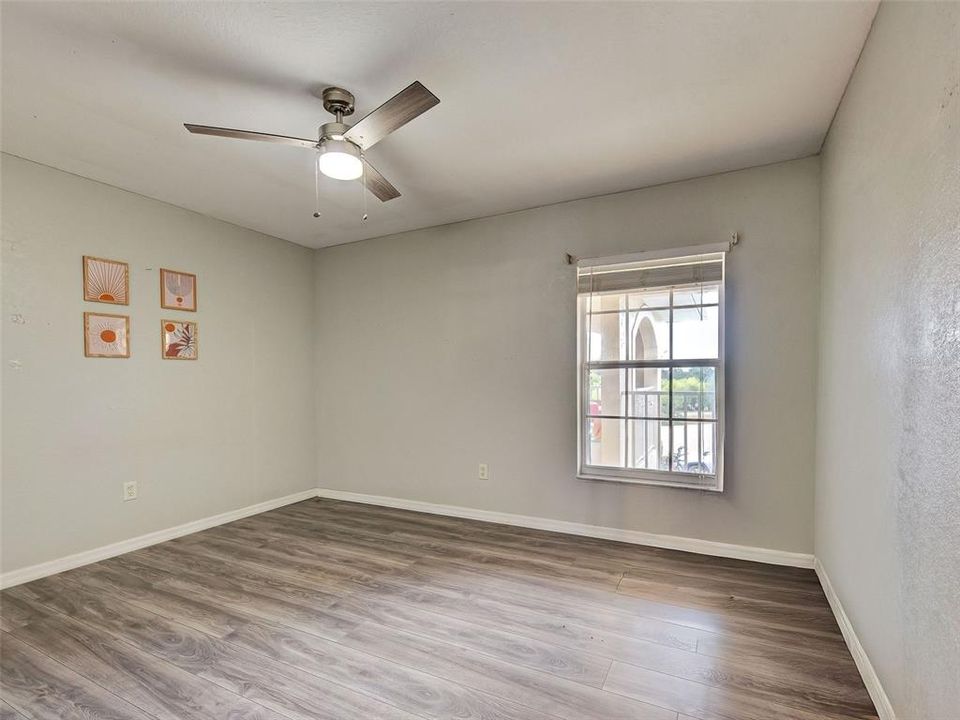 待售: $219,000 (2 贝兹, 2 浴室, 1168 平方英尺)