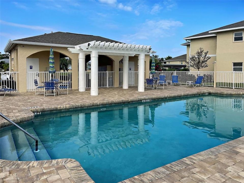 待售: $219,000 (2 贝兹, 2 浴室, 1168 平方英尺)