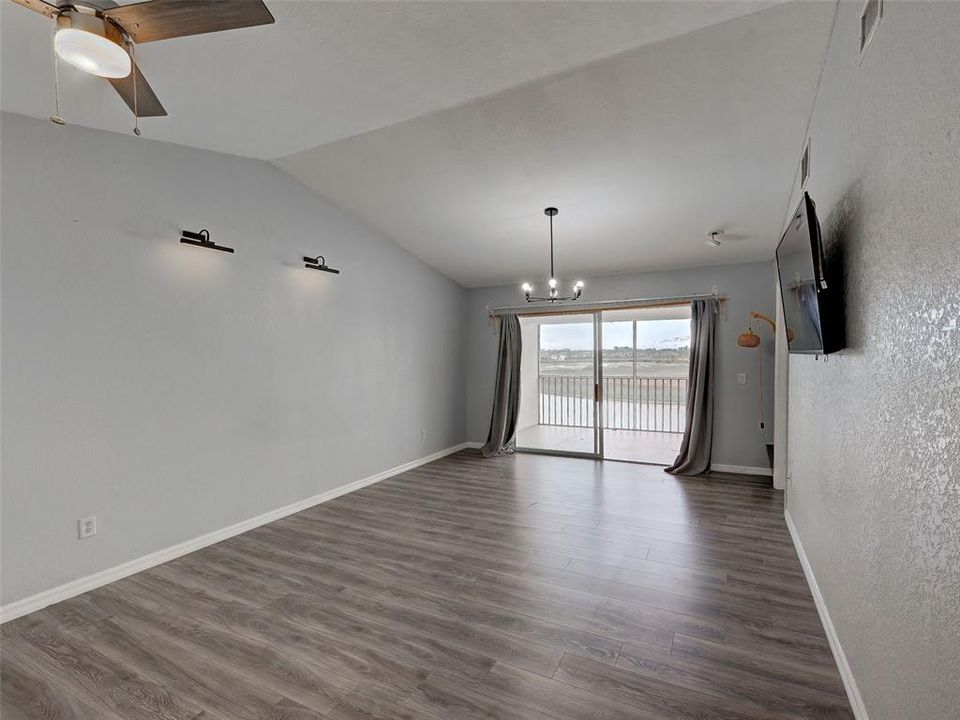 待售: $219,000 (2 贝兹, 2 浴室, 1168 平方英尺)