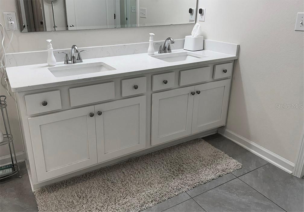 待售: $380,000 (4 贝兹, 2 浴室, 1862 平方英尺)