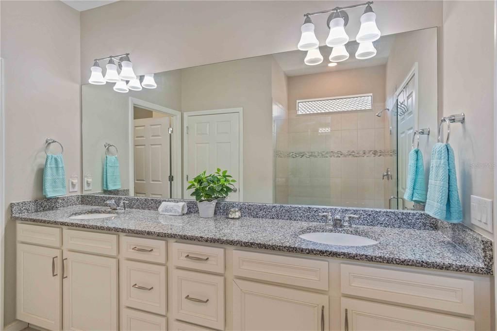 待售: $377,000 (2 贝兹, 2 浴室, 1669 平方英尺)