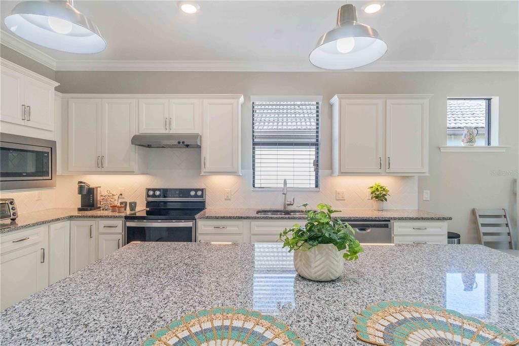 待售: $377,000 (2 贝兹, 2 浴室, 1669 平方英尺)