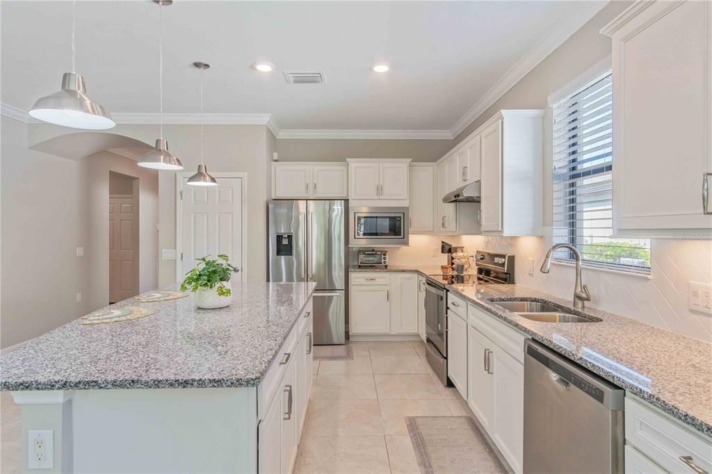 待售: $377,000 (2 贝兹, 2 浴室, 1669 平方英尺)