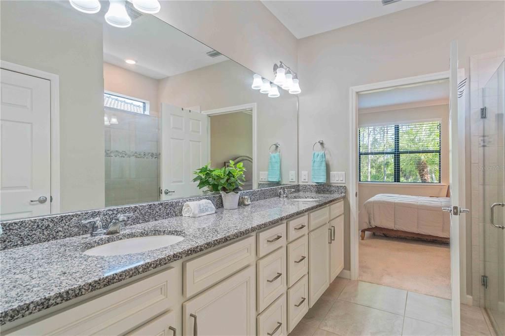 待售: $377,000 (2 贝兹, 2 浴室, 1669 平方英尺)