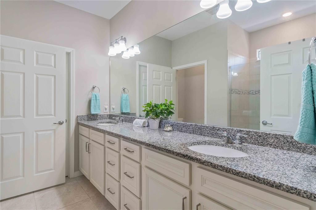 待售: $377,000 (2 贝兹, 2 浴室, 1669 平方英尺)