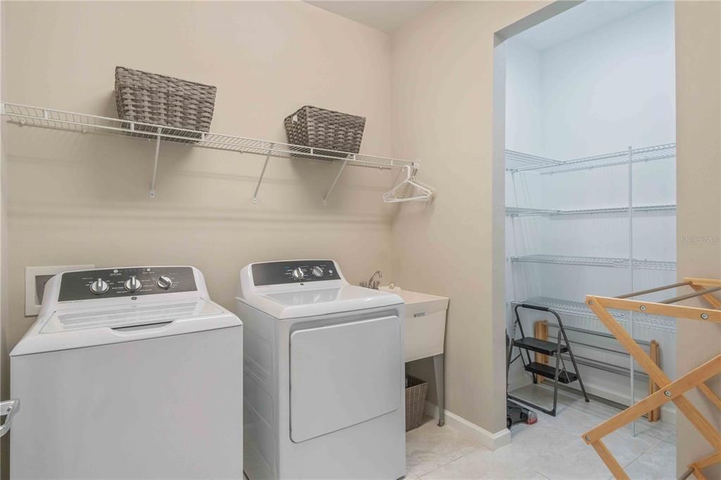 待售: $377,000 (2 贝兹, 2 浴室, 1669 平方英尺)