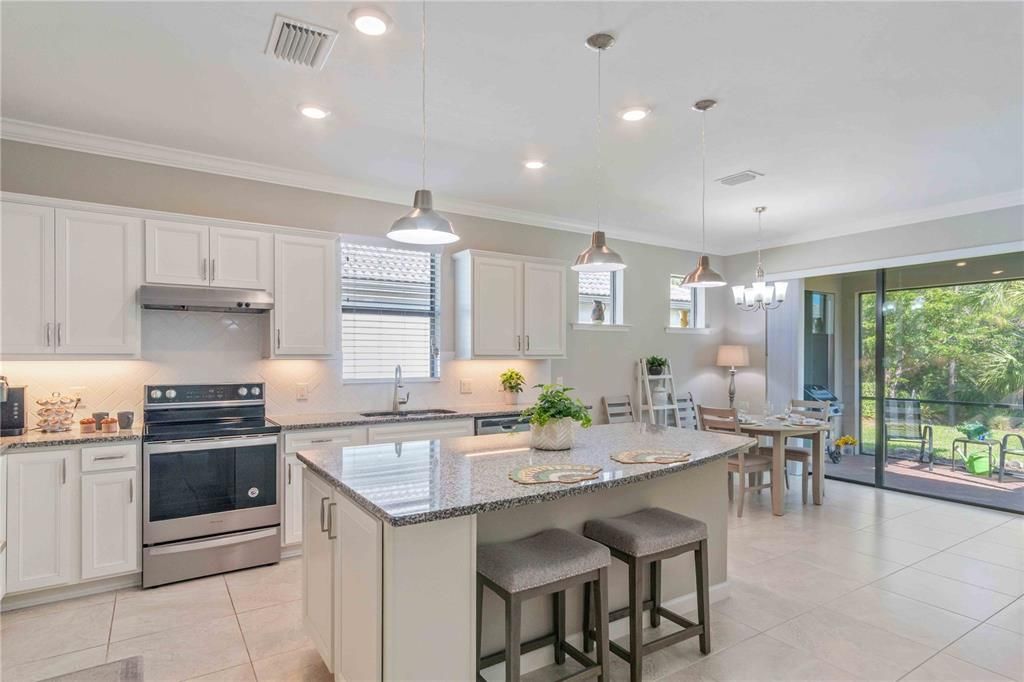 待售: $377,000 (2 贝兹, 2 浴室, 1669 平方英尺)