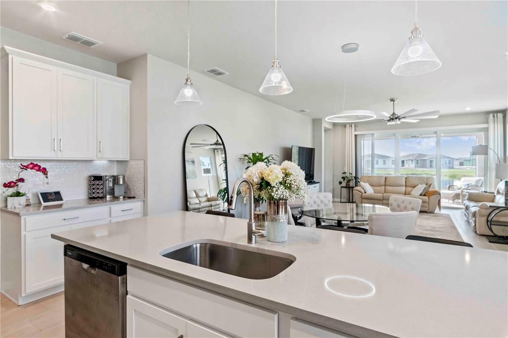 待售: $465,000 (2 贝兹, 2 浴室, 1754 平方英尺)